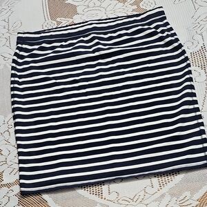 Old Navy Striped Pencil Skirt in Blue and White